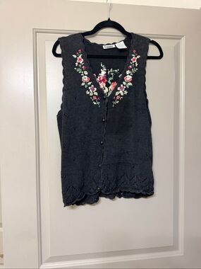 Vintage Capacity Floral Embroidered Knit Sweater Vest Button Front Womens Size S